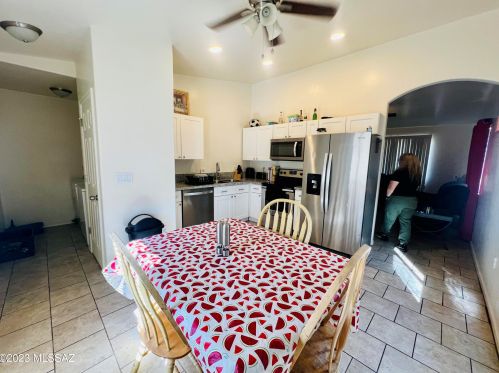 4408 Liberty Ave, Tucson AZ 85706-1332 exterior