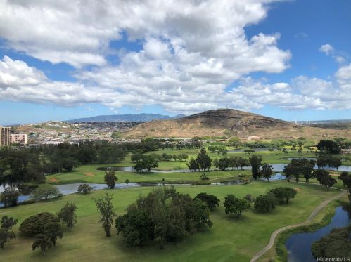 3075 Ala Poha Pl, Honolulu HI 96818-1600 exterior