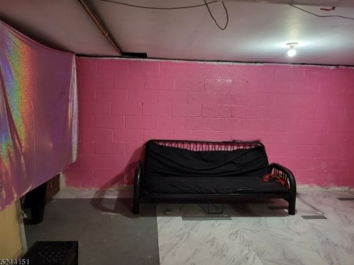 276 6 St, Paterson NJ 07508-2121 exterior