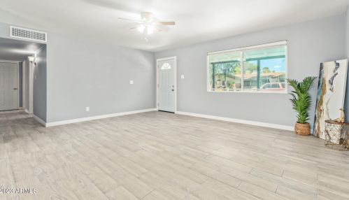 2925 42nd Ave, Phoenix AZ  85019-4323 exterior