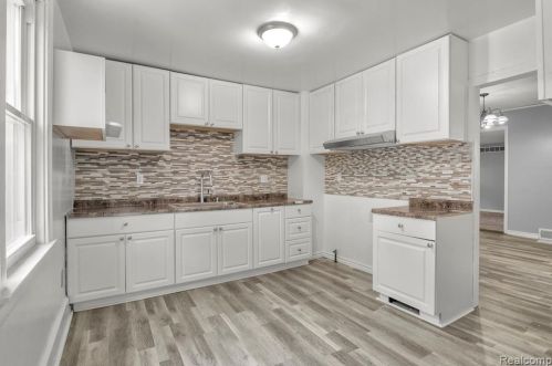 5834 Belton St, Garden City MI  48135-2531 exterior