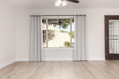 6212 22nd Ave, Phoenix AZ  85015-1903 exterior