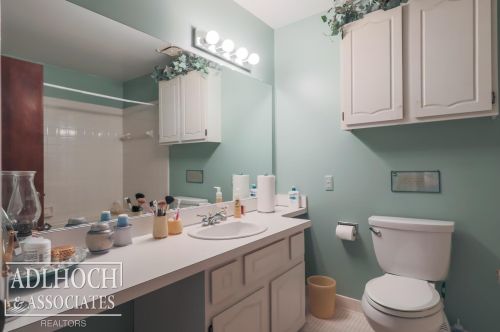 1222 Oakwood Ct, Rochester MI 48307-2541 exterior