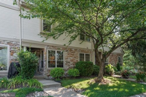 1310 Foxmeadow Dr, Limerick PA 19468-1556 exterior