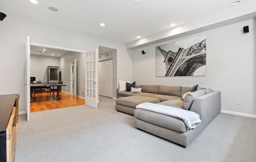 2630 Paulina St, Chicago IL  60614-1018 exterior