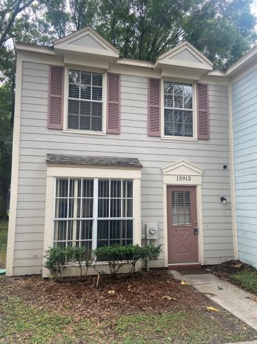 13913 Fletchers Mill Dr, Tampa, FL 33613-4118