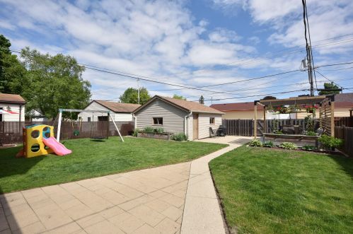 1410 Van Beck Ave, Milwaukee, WI 53207-4531