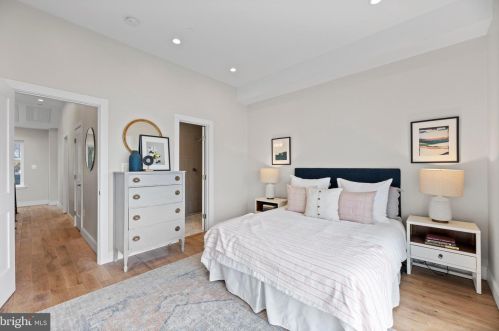 1261 Owen Pl, Washington, DC 20002-2807