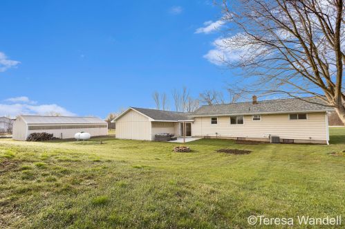 1221 138th Ave, Wayland MI  49348-9553 exterior