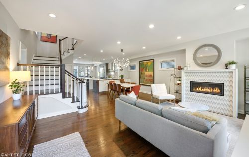 1321 Nelson St, Chicago IL 60657-3103 exterior