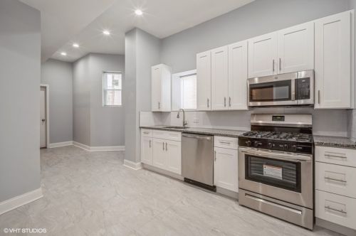 5327 Michigan Ave, Chicago IL 60615-4625 exterior