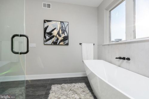 1308 Hancock St, Philadelphia PA 19148-4724 exterior