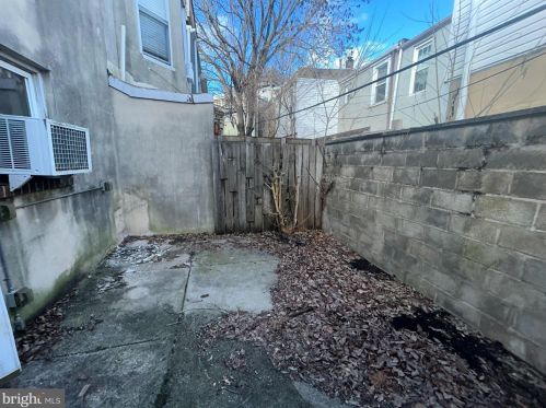 2429 Christian St, Philadelphia, PA 19146-2405