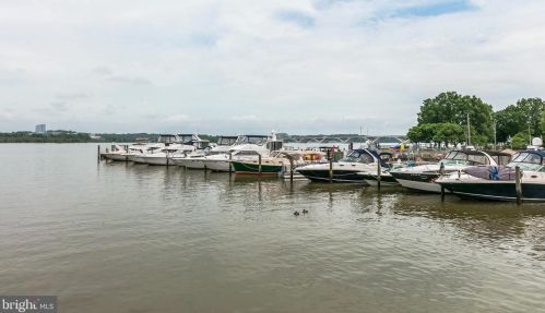 418 Fayette St, Alexandria VA 22314-2228 exterior