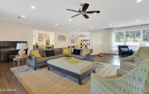 5828 3rd Ave, Phoenix AZ 85086-7201 exterior