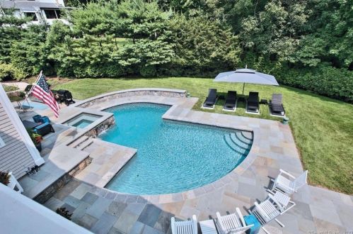 64 Bayberry Ln, Westport CT 06880-4031 exterior