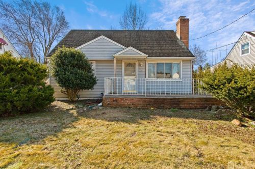 35 Bradley Dr, Edison, NJ 08817-3543