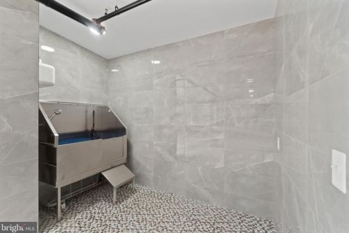 1028 Bladensburg Rd, Washington DC  20002-2923 exterior