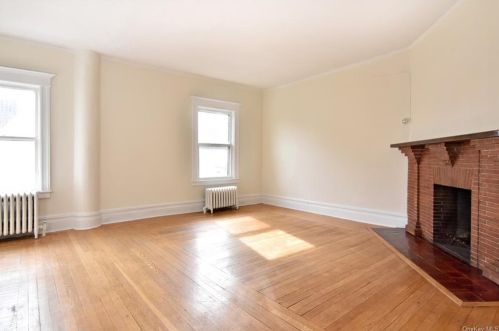 132 Rich Ave, Mount Vernon NY 10550-1511 exterior