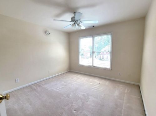 1080 Maycroft Knl, Lithonia GA 30078-7736 exterior