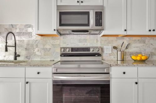 2559 Bradford Sq, Atlanta GA 30345-1339 exterior