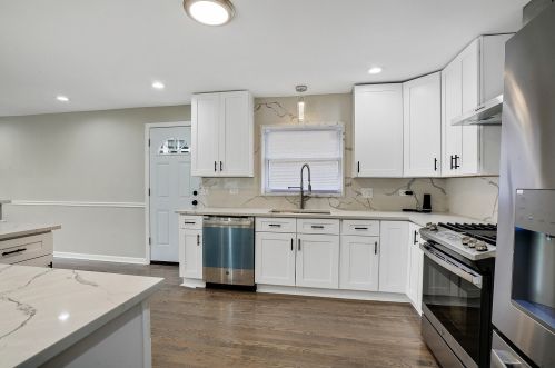 10826 Longwood Dr, Chicago IL  60643-3313 exterior