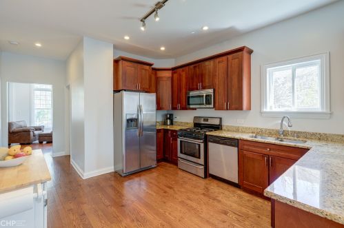 4951 Medill Ave, Chicago IL 60647-2424 exterior