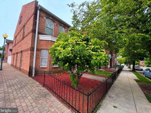 3741 Cassell Pl, Washington, DC 20019-1867