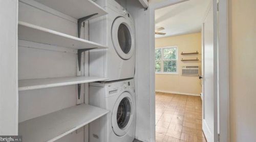 1240 Martha Custis Dr, Alexandria VA  22302-2016 exterior