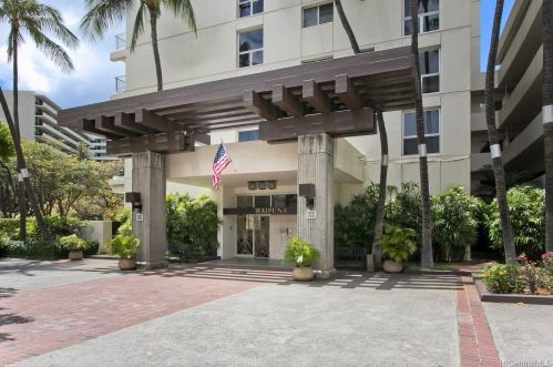 469 Ena Rd, Honolulu HI  96815-1749 exterior