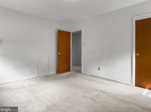 336 Ainslie Rd, Huntingdon Valley PA 19006-8701 exterior