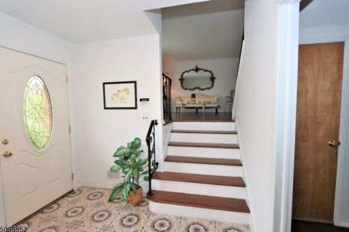 45 Bloomfield Ave, Nutley, NJ 07110-3101