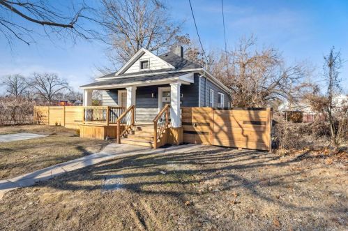 6647 Chamberlain Ave, Saint Louis, MO 63130-2636