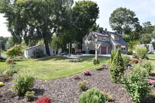 11825 Garfield Ave, Milwaukee WI  53226-2025 exterior