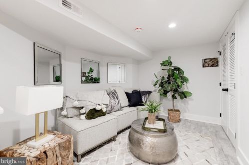 325 11th St, Washington DC  20002-6219 exterior