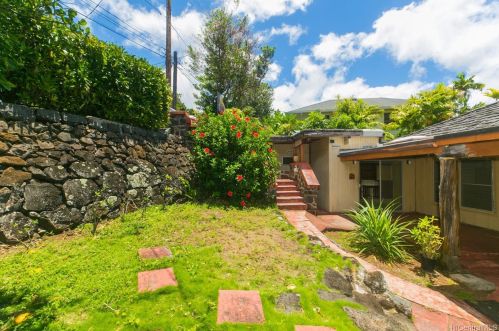 2657 Hillside Ave, Honolulu, HI 96822-1715