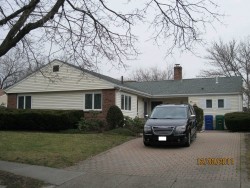 33 Mosman St, Newton, MA 02465-1303