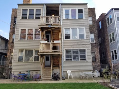 1434 Pratt Blvd, Chicago IL 60626-4216 exterior