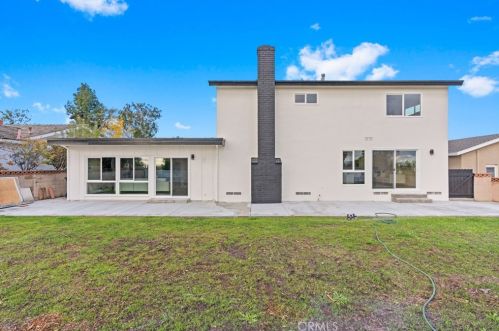 1850 Mariposa Ln, Fullerton CA  92833-1819 exterior