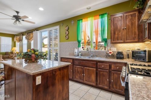 637 Morado Pl, Oxnard CA 93030 exterior