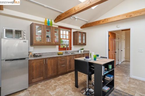 2122 Sacramento St, Berkeley CA 94702-1905 exterior