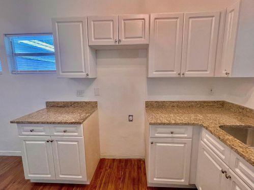 527 Broxburn Ave, Tampa FL  33617-7823 exterior