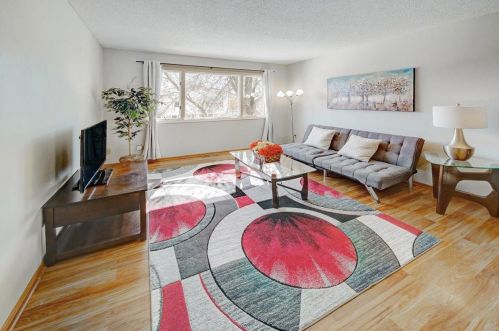 5652 Deer Trl Pt, Saint Paul MN 55118-2750 exterior