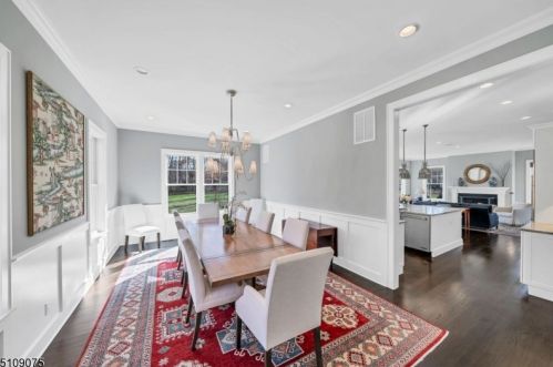 70 Cathedral Ave, Florham Park NJ 07932-2521 exterior