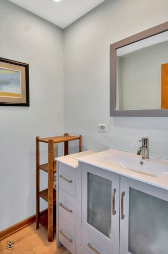 127 Grantley Ave, Elmhurst IL 60126-2362 exterior