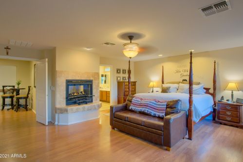 33907 23 Dr, Phoenix AZ 85027-4137 exterior