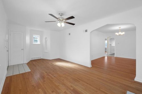 4587 Wabash Ave, Saint Louis MO 63109-1967 exterior