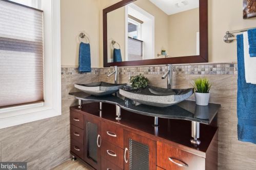 616 M St, Washington DC 20002-3425 exterior