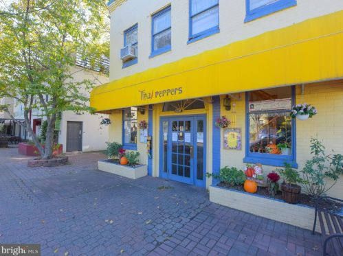 1302 Commonwealth Ave, Alexandria VA 22301-2021 exterior