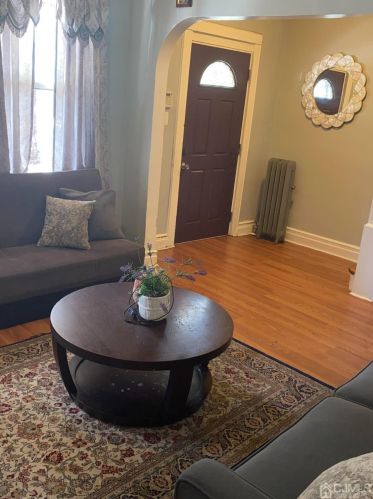 26 Becker Ter, Irvington NJ 07111-1311 exterior